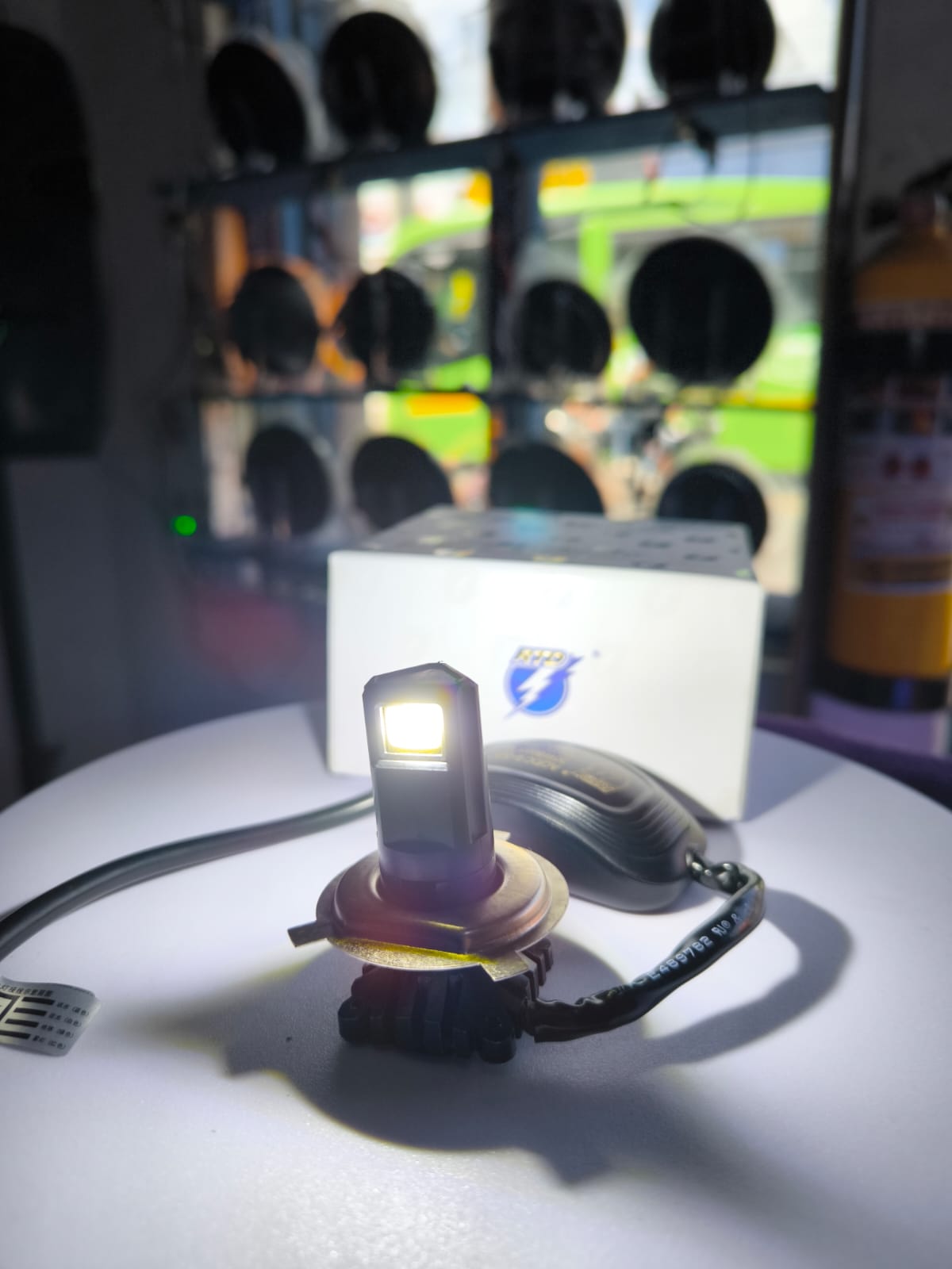 Bombillo led económico 6000 lm (M02rtd)